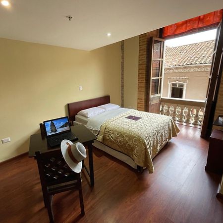 Flore Hotel Boutique Куенка Екстериор снимка