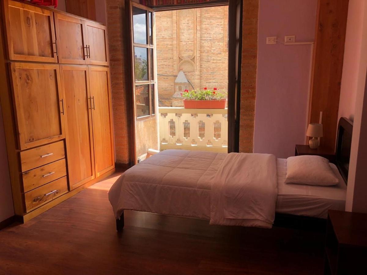 Flore Hotel Boutique Куенка Екстериор снимка