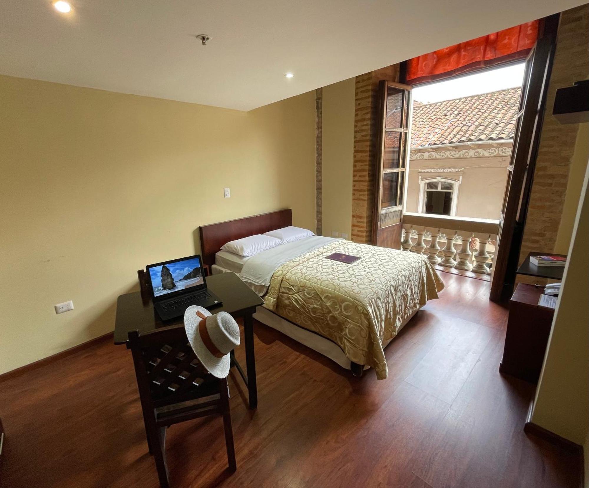 Flore Hotel Boutique Куенка Екстериор снимка