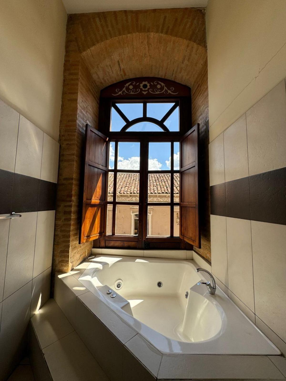 Flore Hotel Boutique Куенка Екстериор снимка